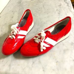 Vintage DKNY Women’s Red And White Shiny low Retro Sneakers 6.5 90s vibe BR-1104